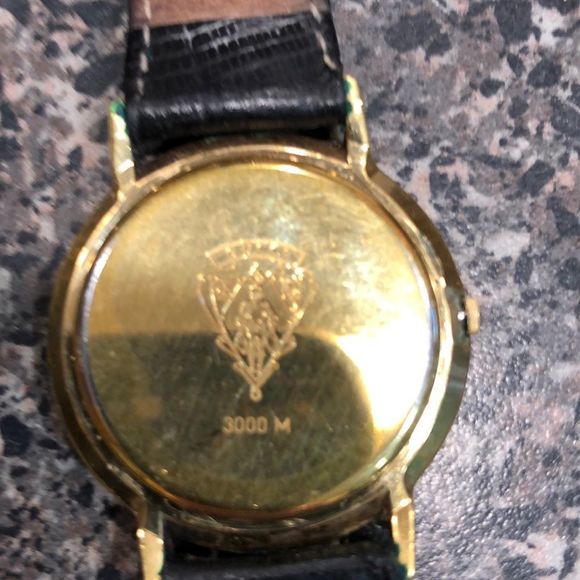 Vintage Gucci Gold Used Watch Men’s Unisex - Picture 4 of 8